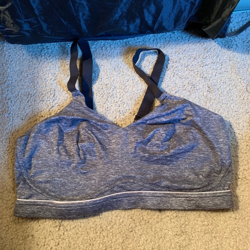 Cacique Plus size sports bra